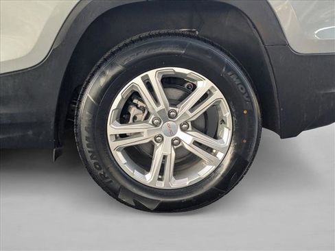 Used 2024 GMC Terrain SLE image 23