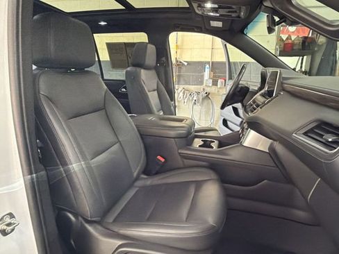 Used 2022 Chevrolet Tahoe Z71 w/ Luxury Package AWD/4WD image 27