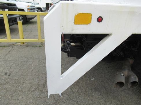 Used 2017 Ford F550 2WD Regular Cab Super Duty image 31