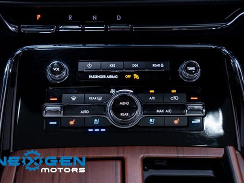 Used 2022 Lincoln Navigator Reserve image 13