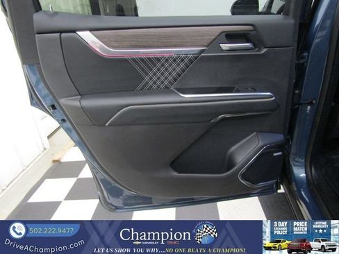 Certified 2026 GMC Acadia Denali w/ Super Cruise Package FWD image 18