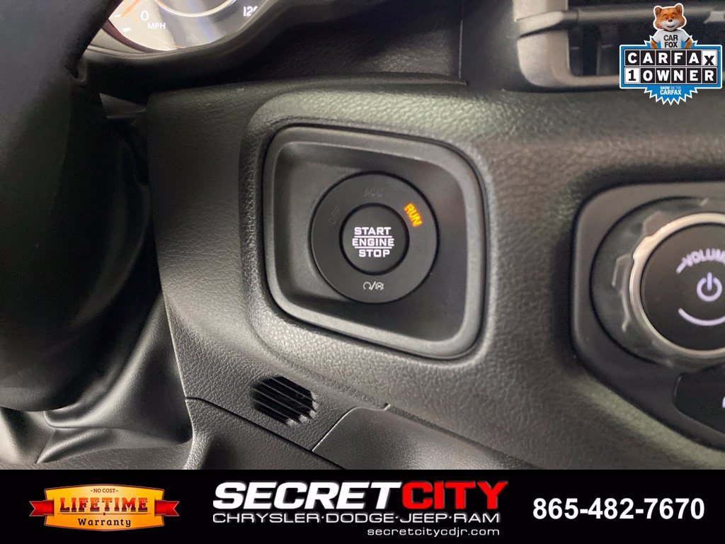 Used 2025 Jeep Gladiator Sport AWD/4WD image 16