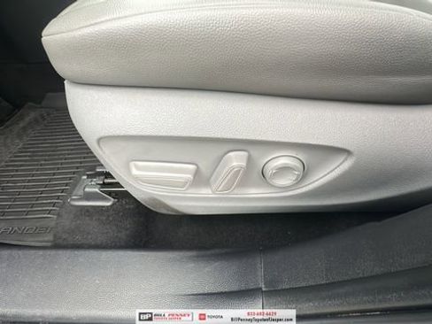 Used 2022 Toyota Highlander XLE image 14