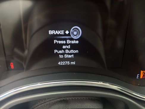 Used 2019 Jeep Grand Cherokee Altitude AWD/4WD image 23