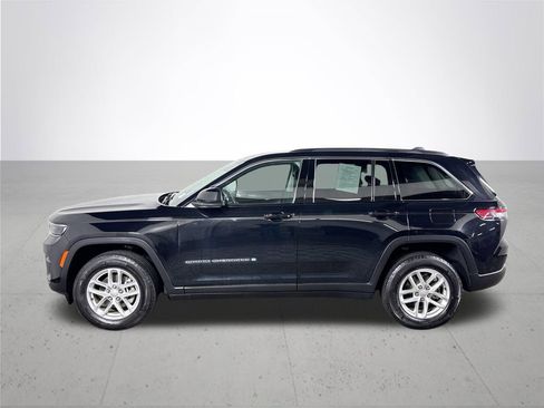 Used 2023 Jeep Grand Cherokee Laredo w/ Luxury Tech Group I image 9