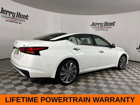 Used 2024 Nissan Altima 2.5 SL FWD image 6