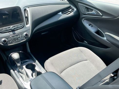 Used 2022 Chevrolet Malibu LT FWD image 24