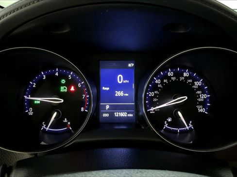Used 2019 Toyota C-HR XLE FWD image 12