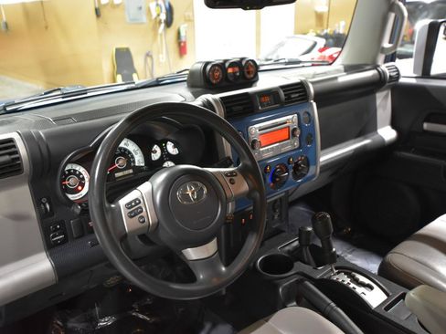 Used 2012 Toyota FJ Cruiser 4WD w/ Convenience Pkg image 16