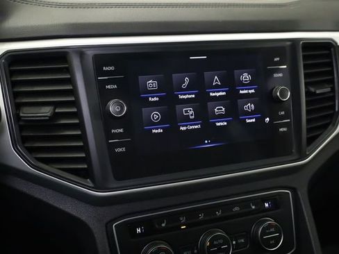 Used 2021 Volkswagen Atlas SE w/ Panoramic Sunroof Package image 19