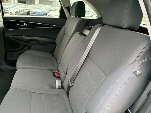 Used 2017 Kia Sorento LX w/ LX Convenience Package AWD/4WD image 21