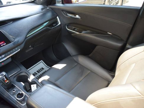 Used 2019 Cadillac XT4 Sport FWD image 18