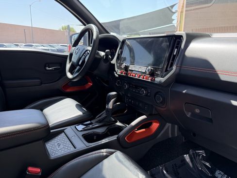 Used 2025 Nissan Frontier PRO-4X w/ Pro Premium Package AWD/4WD image 38