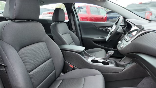 Used 2025 Chevrolet Malibu RS FWD image 15