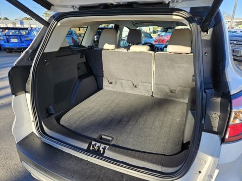 Used 2017 Ford Escape Titanium image 19