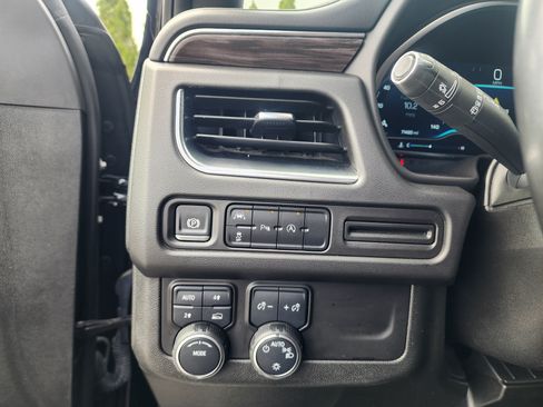 Used 2024 Chevrolet Suburban LT AWD/4WD image 26
