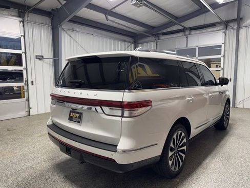 Used 2023 Lincoln Navigator Reserve image 20