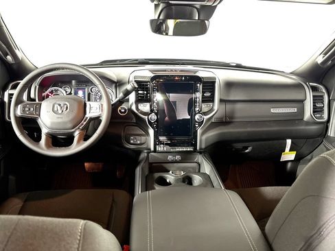 New 2026 RAM 2500 Big Horn AWD/4WD image 12