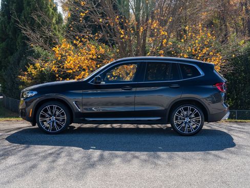 Used 2024 BMW X3 xDrive30i w/ Convenience Package w/ZPA image 3
