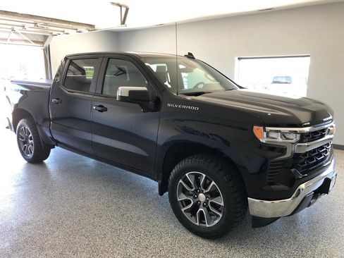 Used 2023 Chevrolet Silverado 1500 LT AWD/4WD image 5