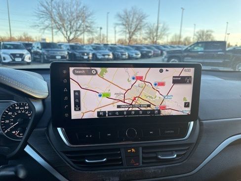 Used 2023 Nissan Altima 2.5 SV w/ SV Premium Package image 21