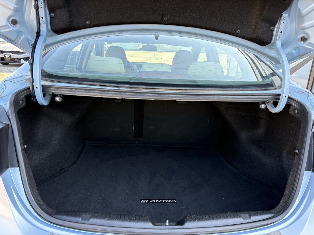 Used 2013 Hyundai Elantra GLS FWD image 26