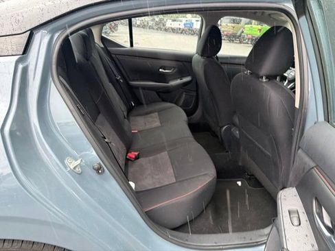 Used 2025 Nissan Sentra SR FWD image 14