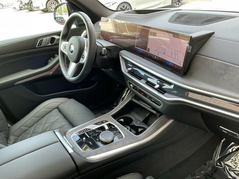 Used 2024 BMW X5 xDrive40i w/ M Sport Package AWD/4WD image 32