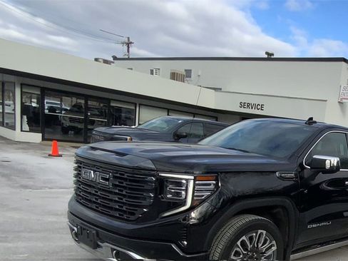 Used 2023 GMC Sierra 1500 Denali Ultimate image 4