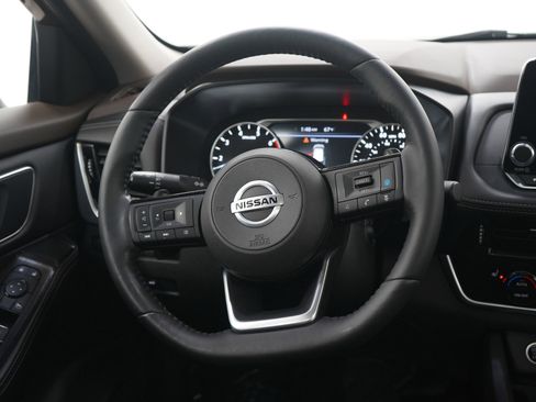 Used 2021 Nissan Rogue SV w/ Premium Package image 17