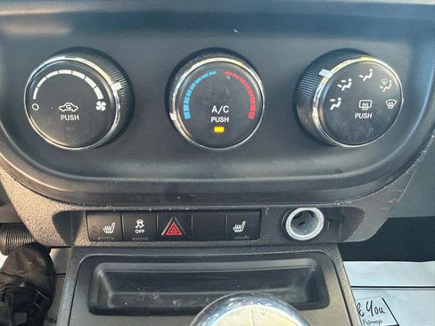 Used 2017 Jeep Patriot High Altitude AWD/4WD image 25
