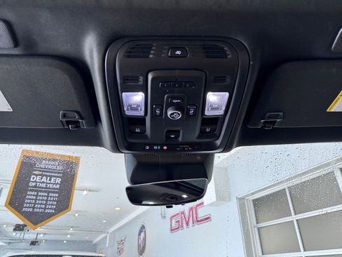 Certified 2023 Cadillac Escalade ESV Premium Luxury w/ Performance Package AWD/4WD image 30