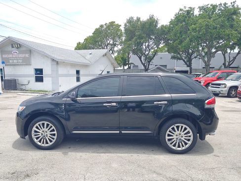 Used 2013 Lincoln MKX FWD image 4
