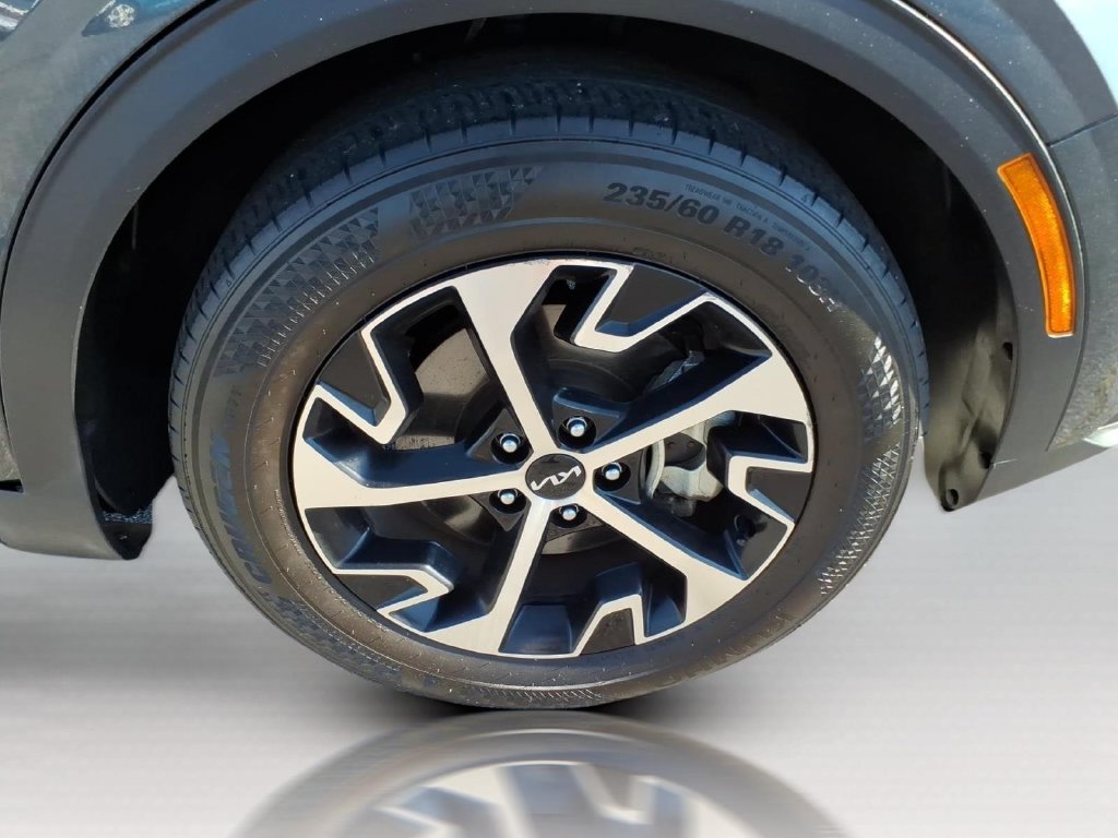 Used 2024 Kia Sportage EX FWD image 9