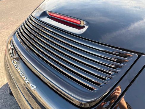 Used 2000 Porsche 911 Carrera 4 image 23