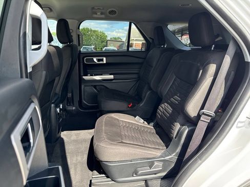Used 2021 Ford Explorer XLT w/ Class III Trailer Tow Package AWD/4WD image 44