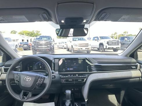 Used 2025 Toyota Camry LE w/ Convenience Package FWD image 10