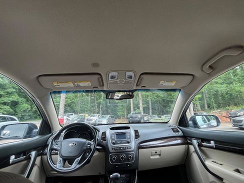 Used 2014 Kia Sorento LX FWD image 24
