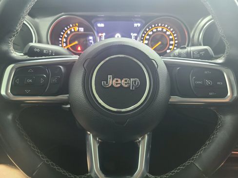 Used 2020 Jeep Wrangler Unlimited Sahara AWD/4WD image 26