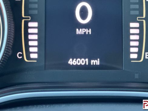 Used 2020 Jeep Cherokee Latitude Plus w/ Cold Weather Group AWD/4WD image 30