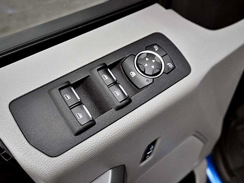 Used 2015 Ford F150 XLT w/ Equipment Group 302A Luxury AWD/4WD image 14