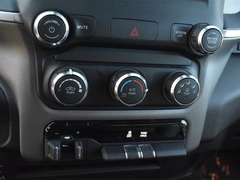 Used 2024 RAM 2500 Big Horn w/ Bed Utility Group image 35