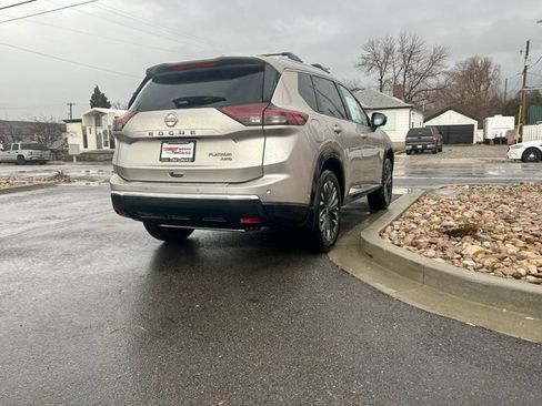 New 2026 Nissan Rogue Platinum image 4