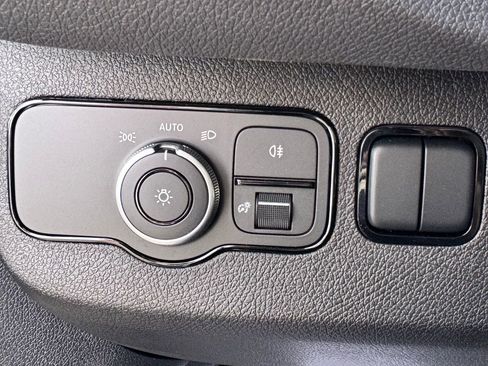 Used 2025 Mercedes-Benz Sprinter 2500 image 29