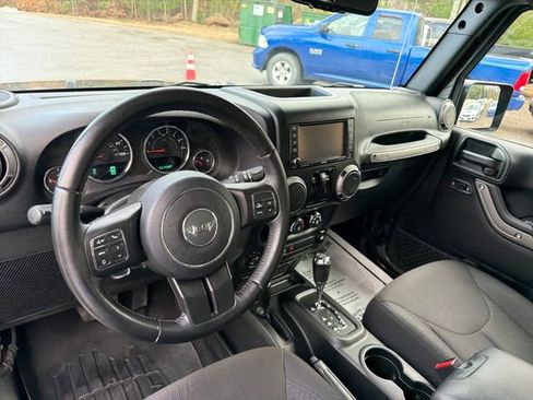 Used 2017 Jeep Wrangler Sport w/ Quick Order Package 24S AWD/4WD image 14