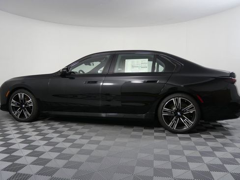 Used 2025 BMW 760i xDrive w/ Executive Package image 7