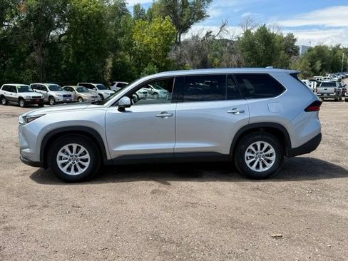 Used 2026 Toyota Grand Highlander AWD image 2