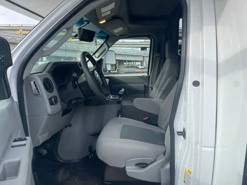 Used 2023 Ford E-450 and Econoline 450 Super Duty w/ Motorhome Prep Package RWD image 11