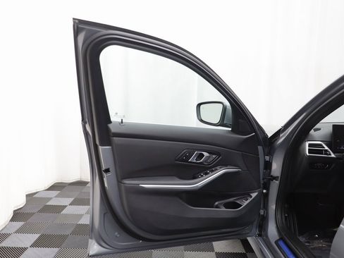 Certified 2025 BMW 330i xDrive Sedan w/ M Sport Package image 4