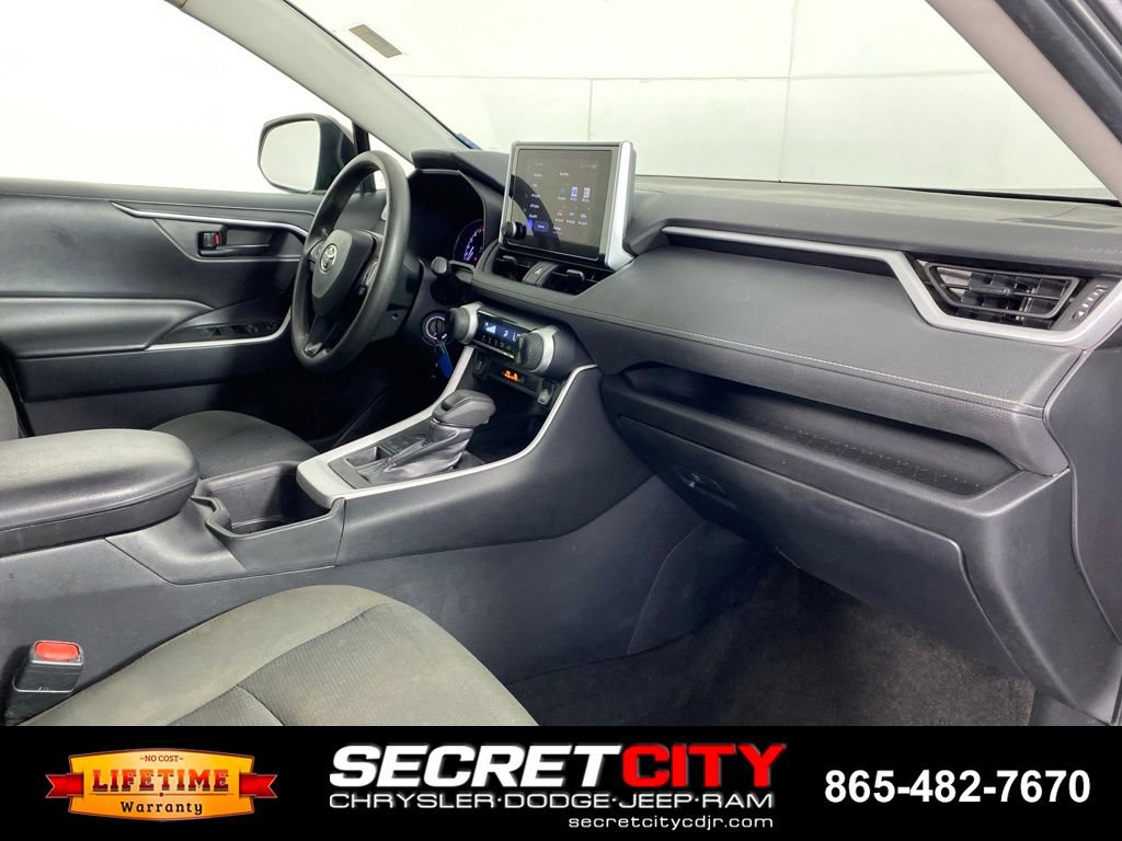 Used 2023 Toyota RAV4 LE AWD/4WD image 30